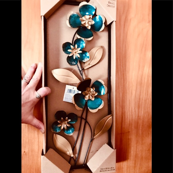 Beautiful Teal Green Floral Wall Hanging - Picture 2 of 7